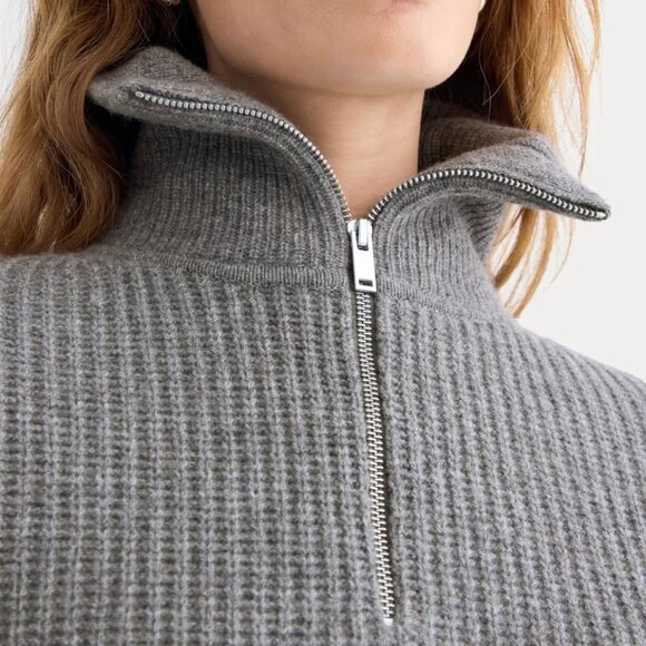 Everlane The Half-Zip Sweater in Luxe Merino Heathered Mid-Grey, Size Medium - Picture 3 of 9